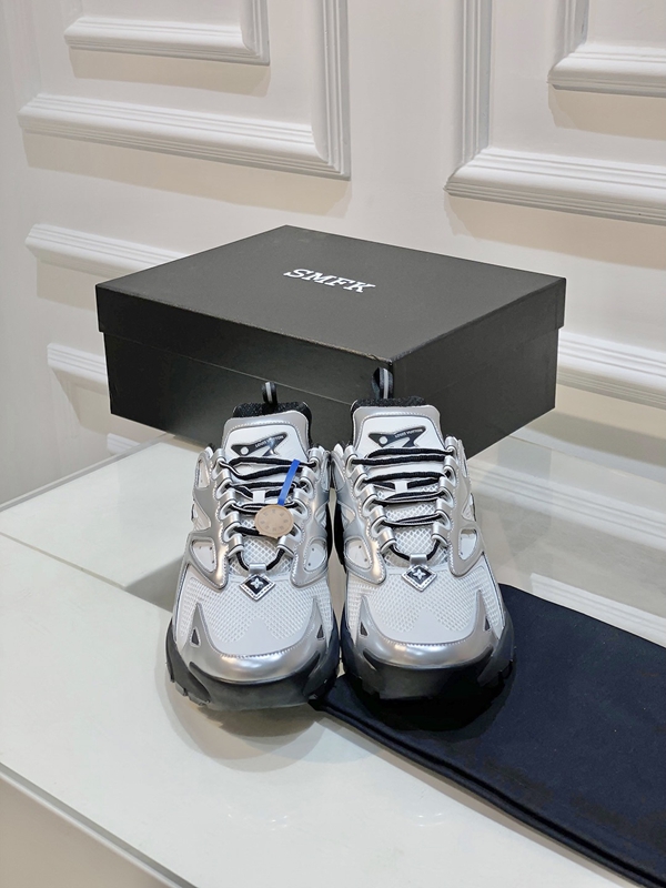 ルイヴィトン靴側面デザイン